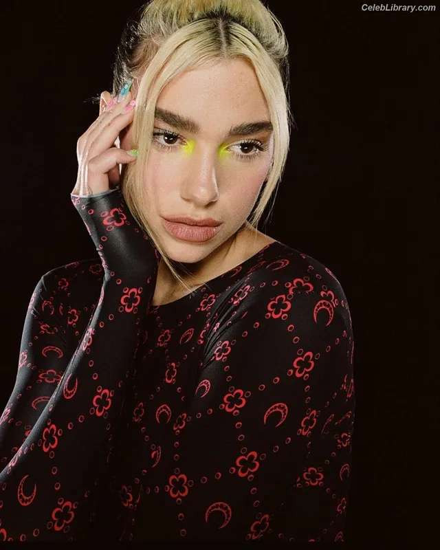 Dua Lipa photo 2 of 7804