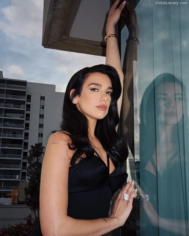 Dua Lipa photo 22 of 7804