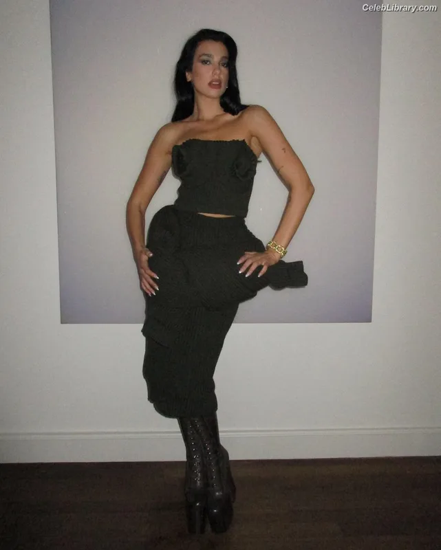 Dua Lipa photo 16 of 7804