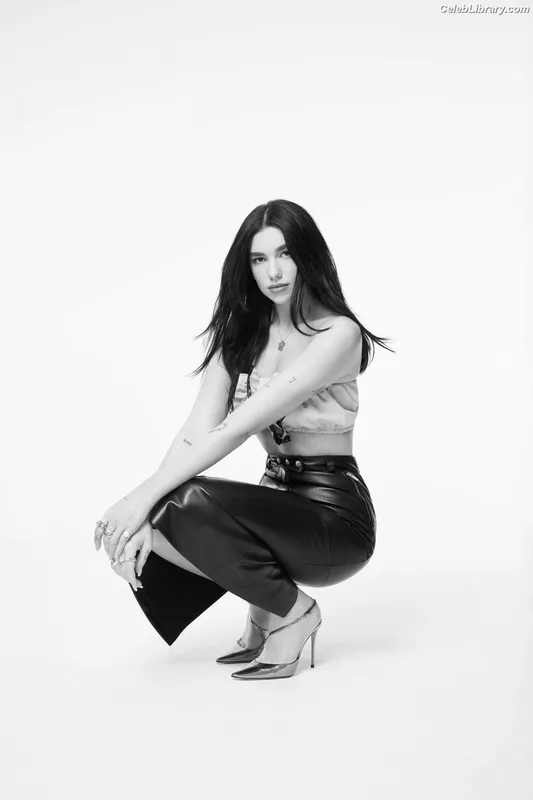 Dua Lipa photo 10 of 7804