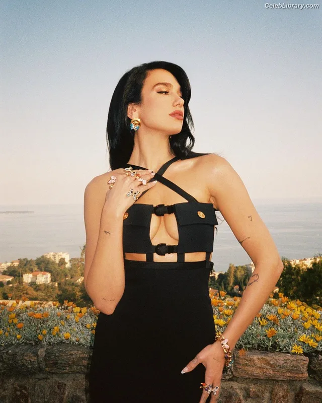 Dua Lipa photo 11 of 7804