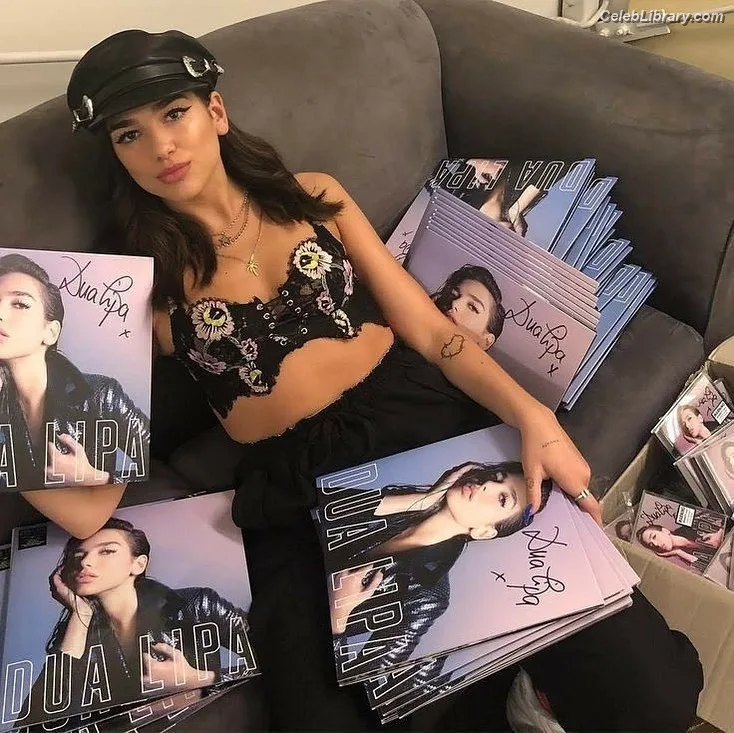 Dua Lipa photo 6 of 7804