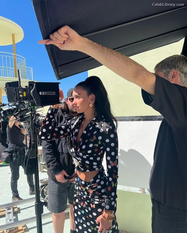Dua Lipa photo 8 of 7804