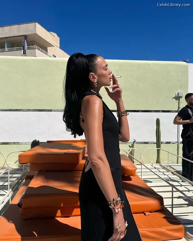 Dua Lipa photo 9 of 7804