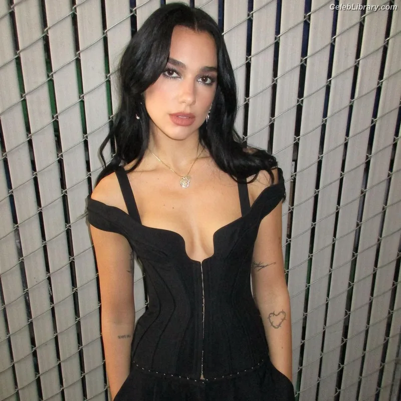 Dua Lipa photo 18 of 7804