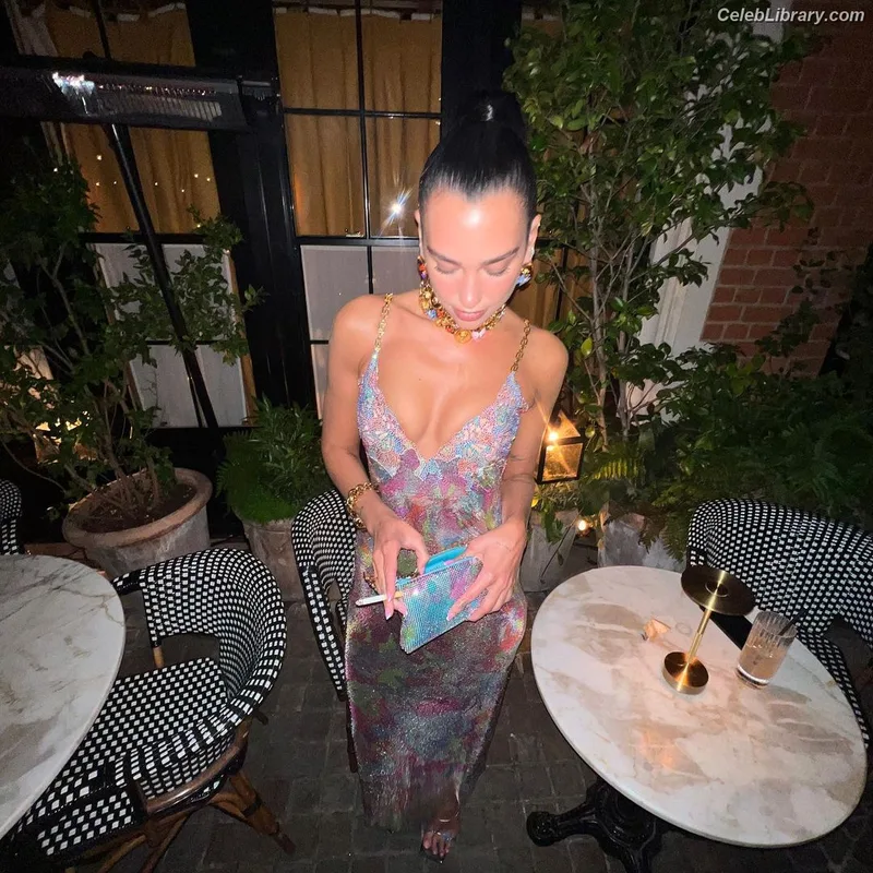 Dua Lipa photo 18 of 7804