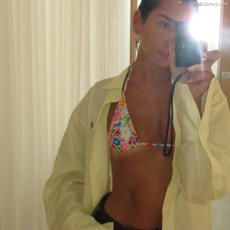 Dua Lipa photo 2 of 7804