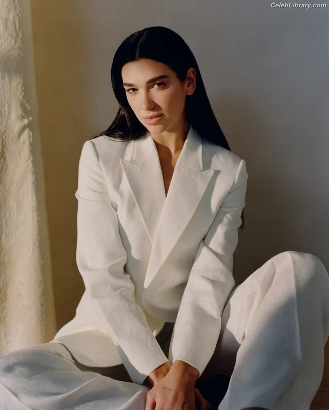 Dua Lipa photo 7 of 7804
