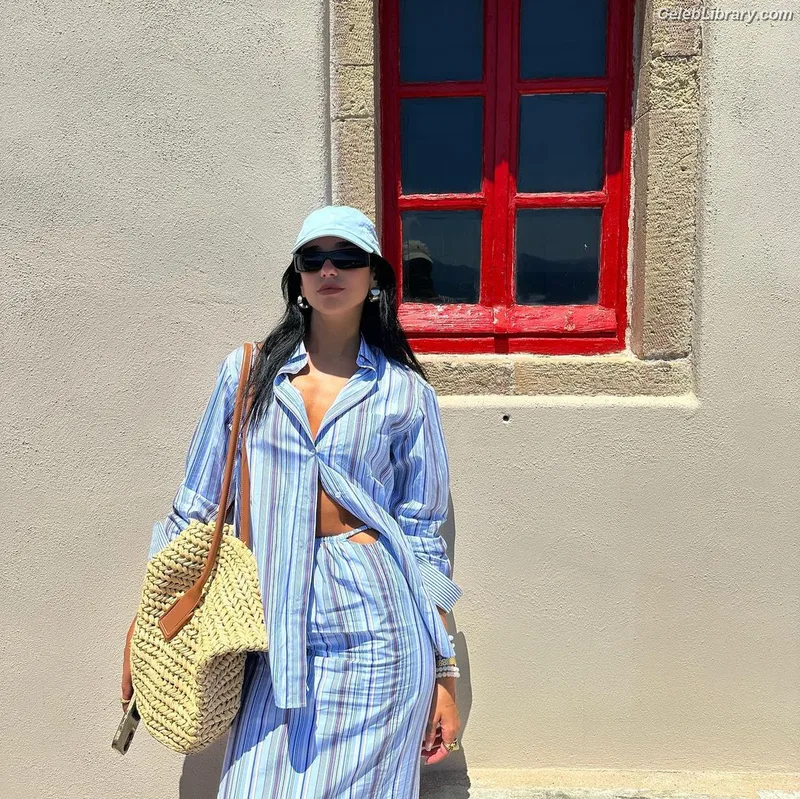 Dua Lipa photo 10 of 7804