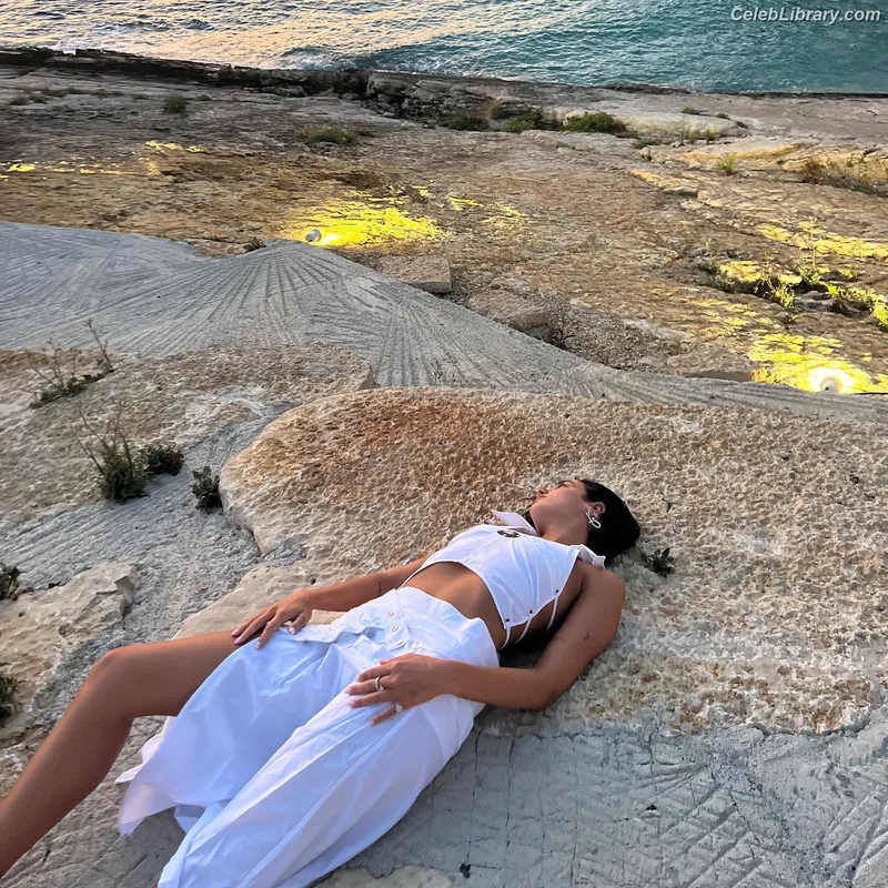 Dua Lipa photo 18 of 7804