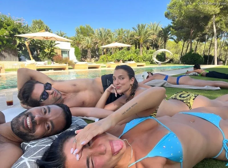 Dua Lipa photo 19 of 7804