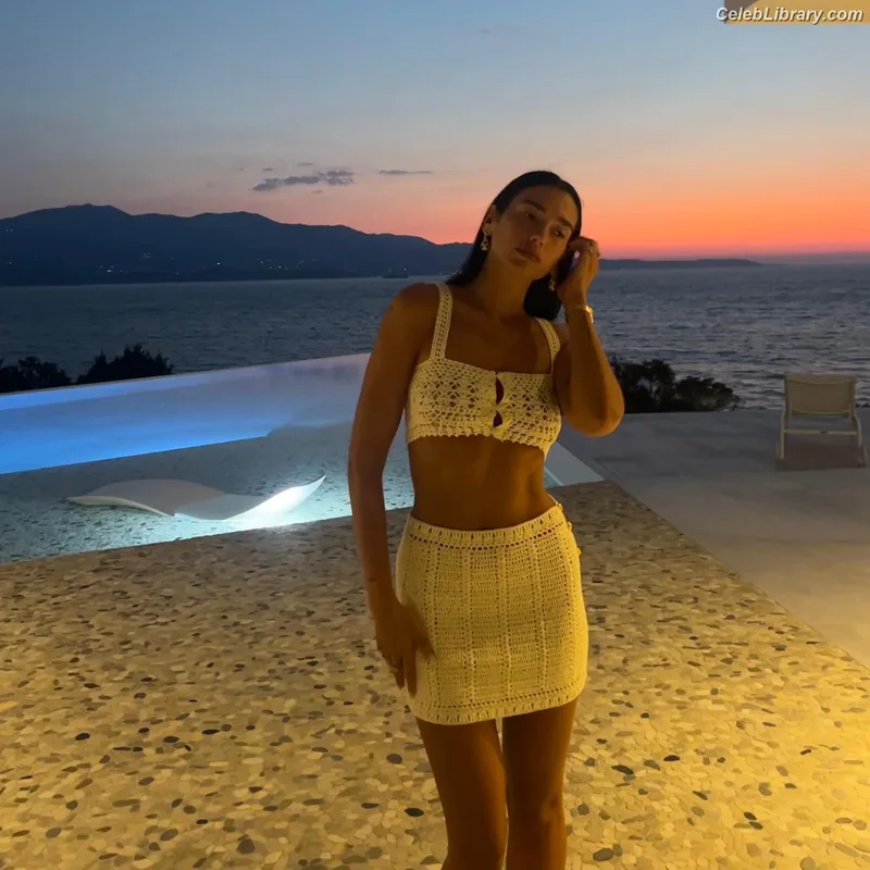 Dua Lipa photo 21 of 7804