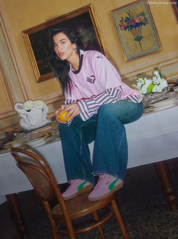 Dua Lipa photo 18 of 7804