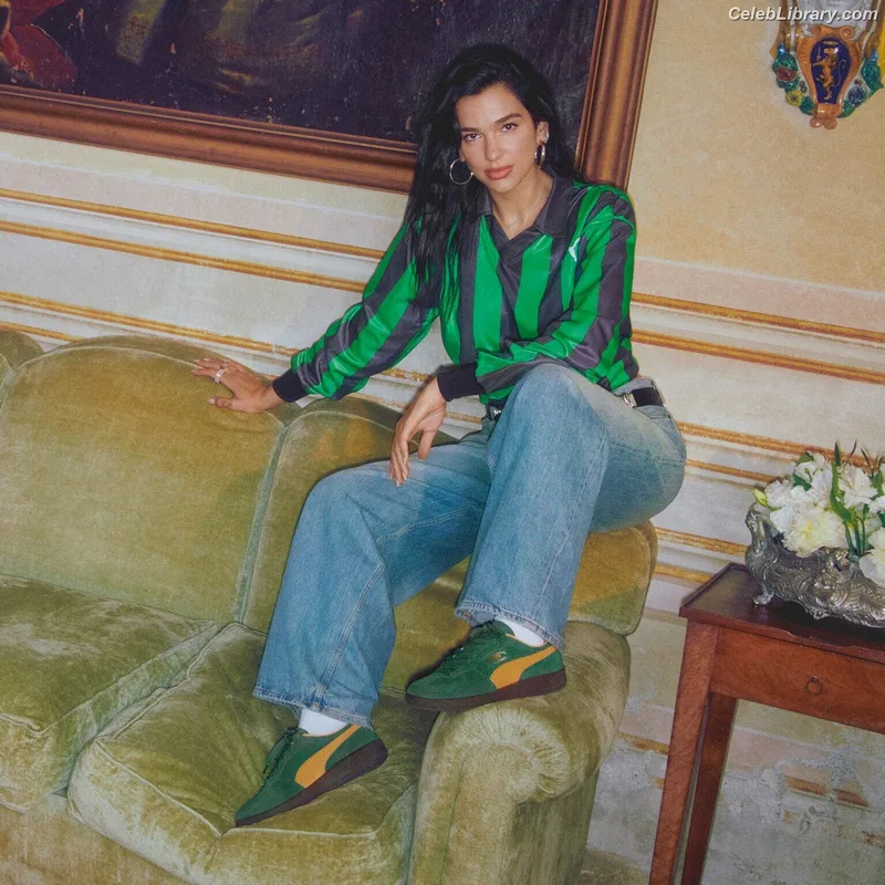 Dua Lipa photo 21 of 7804