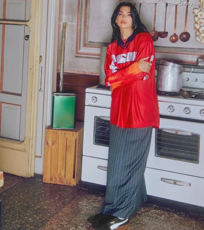 Dua Lipa photo 23 of 7804