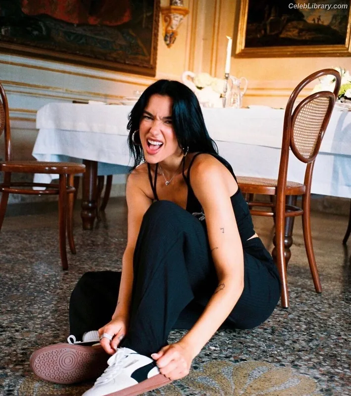 Dua Lipa photo 24 of 7804