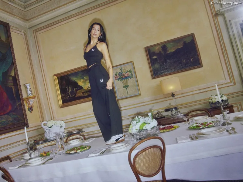 Dua Lipa photo 4 of 7804