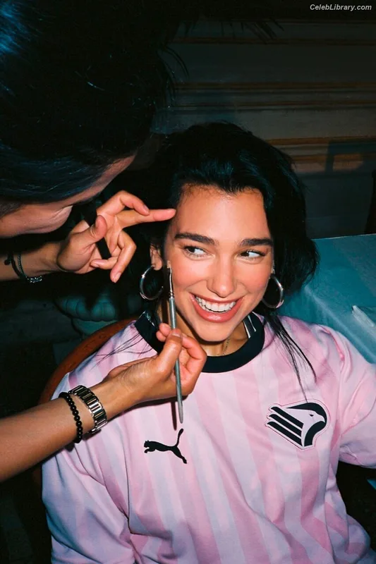 Dua Lipa photo 13 of 7804