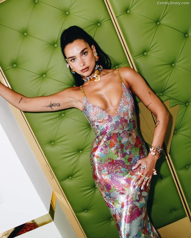 Dua Lipa photo 22 of 7804