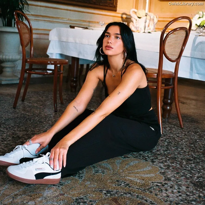 Dua Lipa photo 8 of 7804