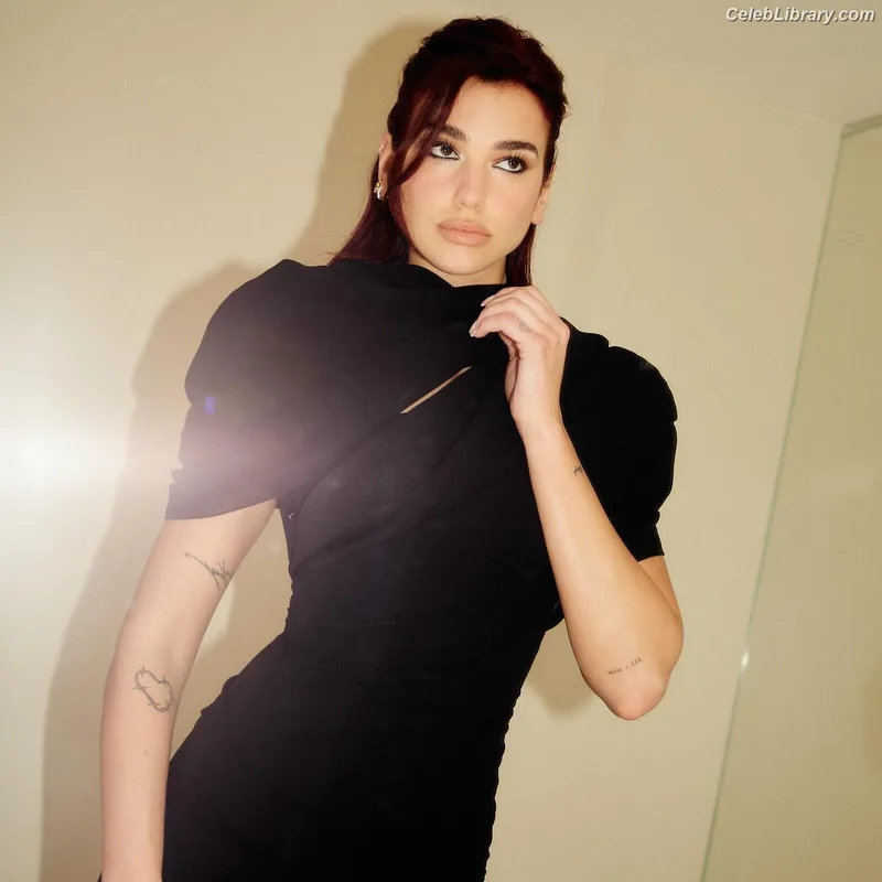Dua Lipa photo 9 of 7804