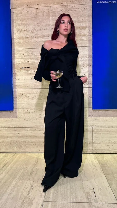 Dua Lipa photo 16 of 7804