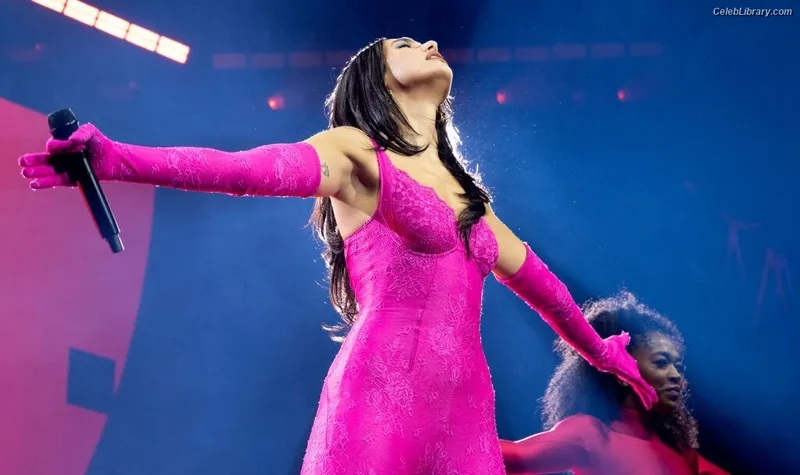 Dua Lipa photo 9 of 7804