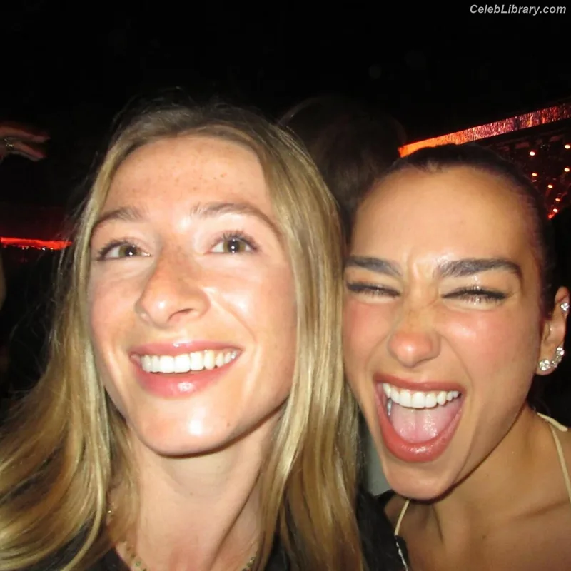 Dua Lipa photo 24 of 7804