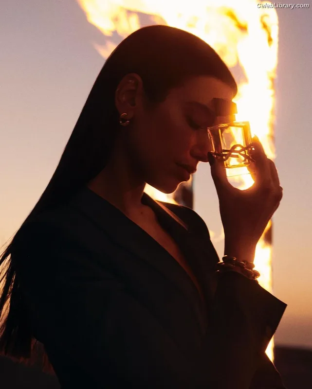 Dua Lipa photo 10 of 7804