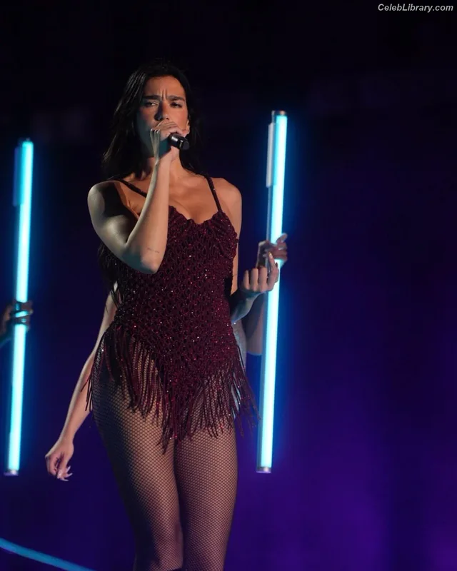 Dua Lipa photo 8 of 7804