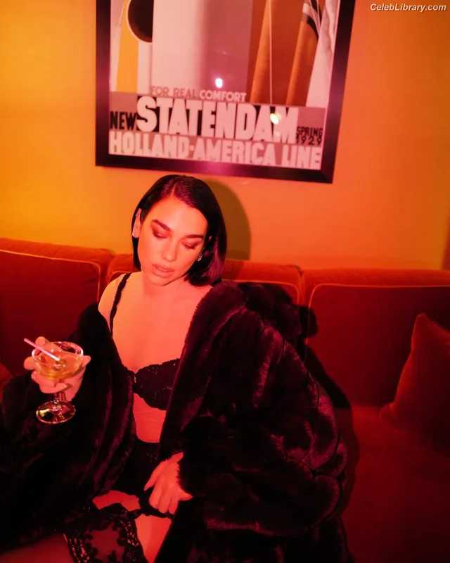 Dua Lipa photo 22 of 7804