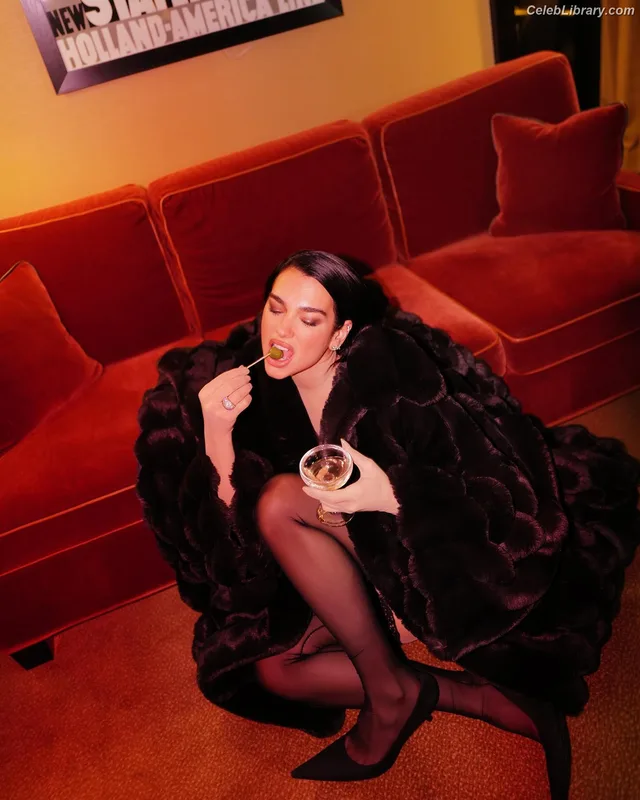 Dua Lipa photo 24 of 7804