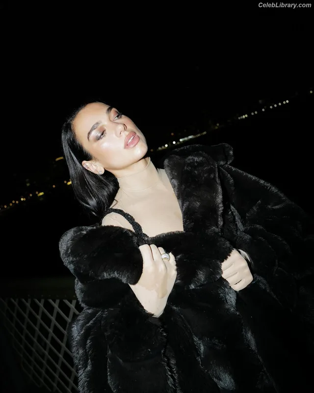 Dua Lipa photo 6 of 7804