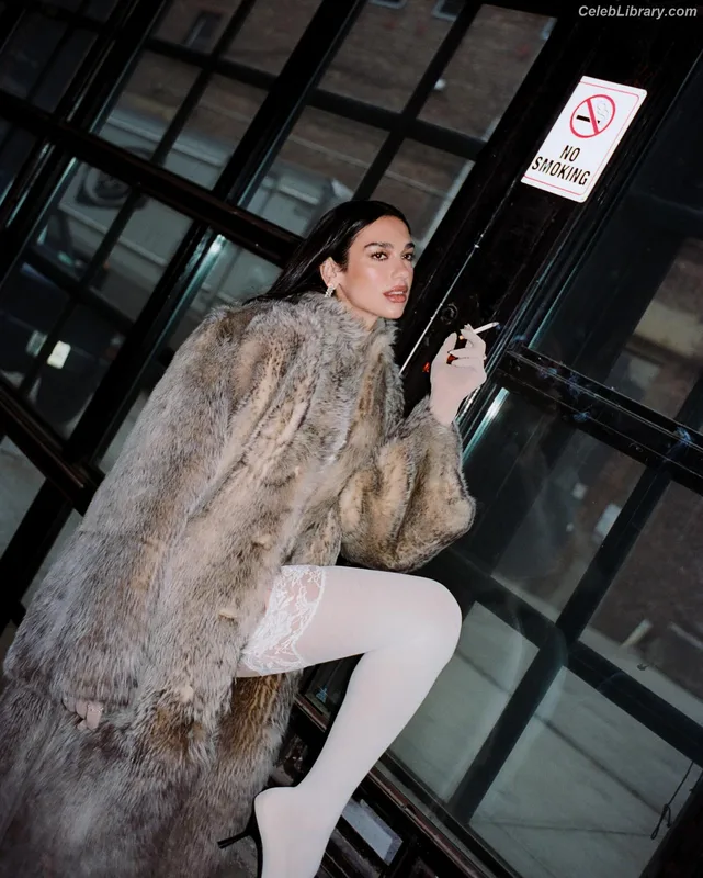 Dua Lipa photo 14 of 7804