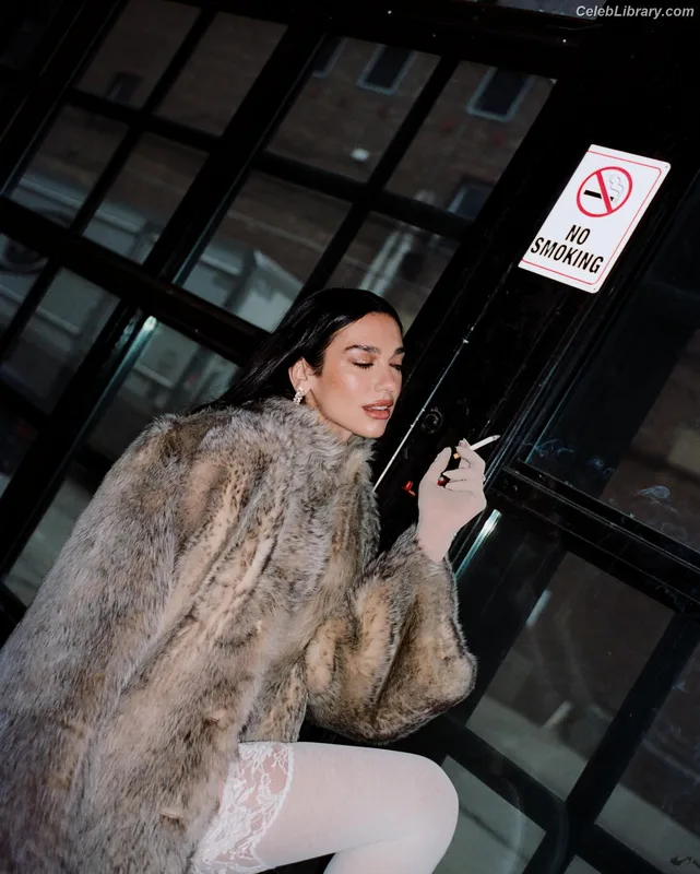 Dua Lipa photo 16 of 7804