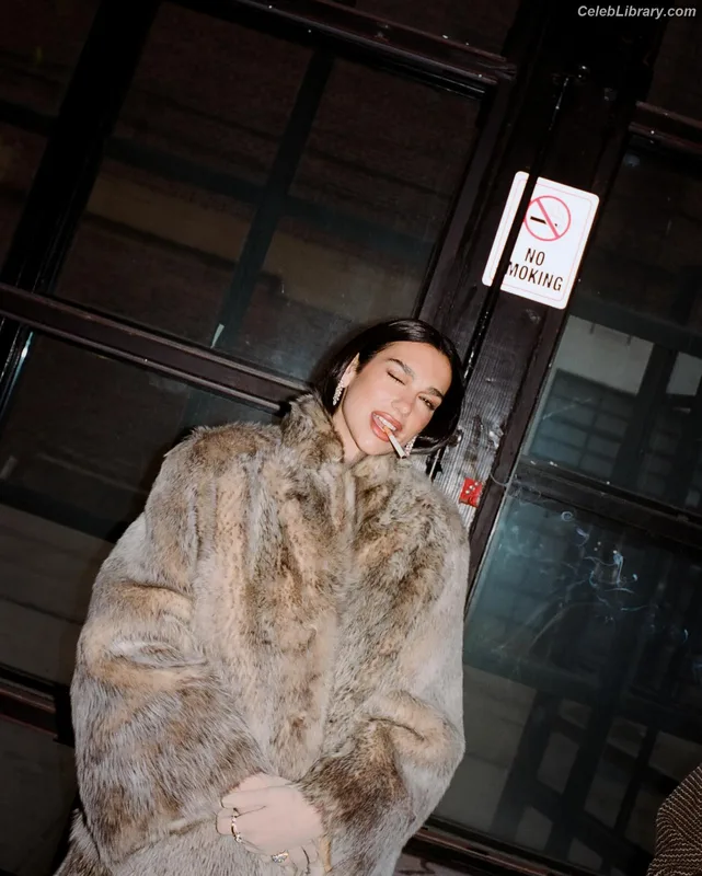 Dua Lipa photo 18 of 7804