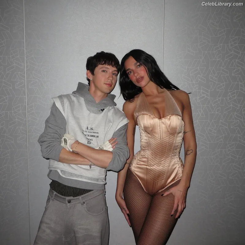 Dua Lipa photo 3 of 7804