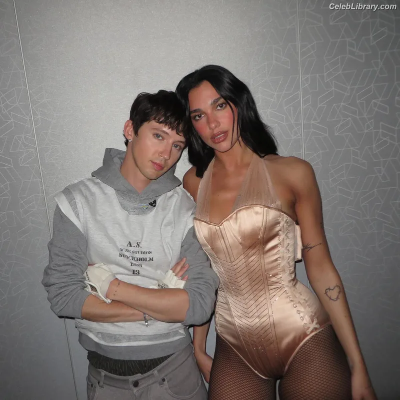 Dua Lipa photo 8 of 7804