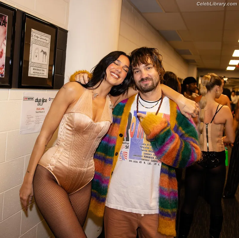 Dua Lipa photo 1 of 7804