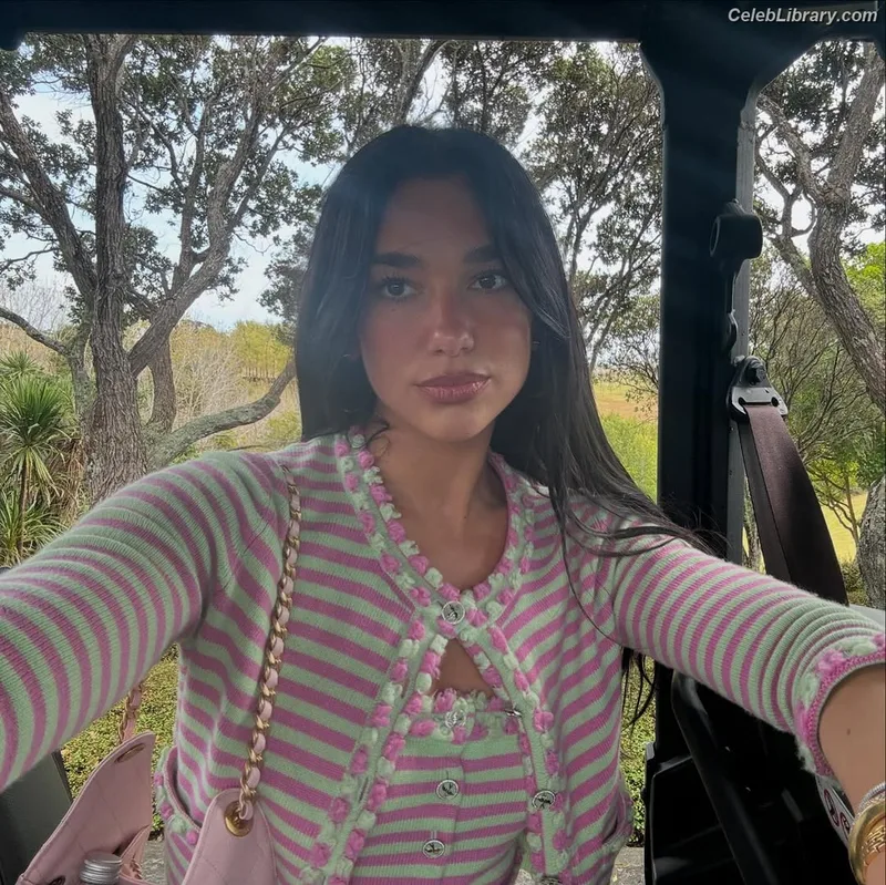 Dua Lipa photo 10 of 7804