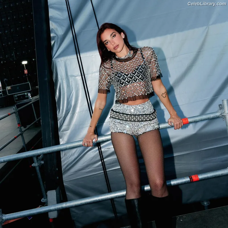 Dua Lipa photo 18 of 7804