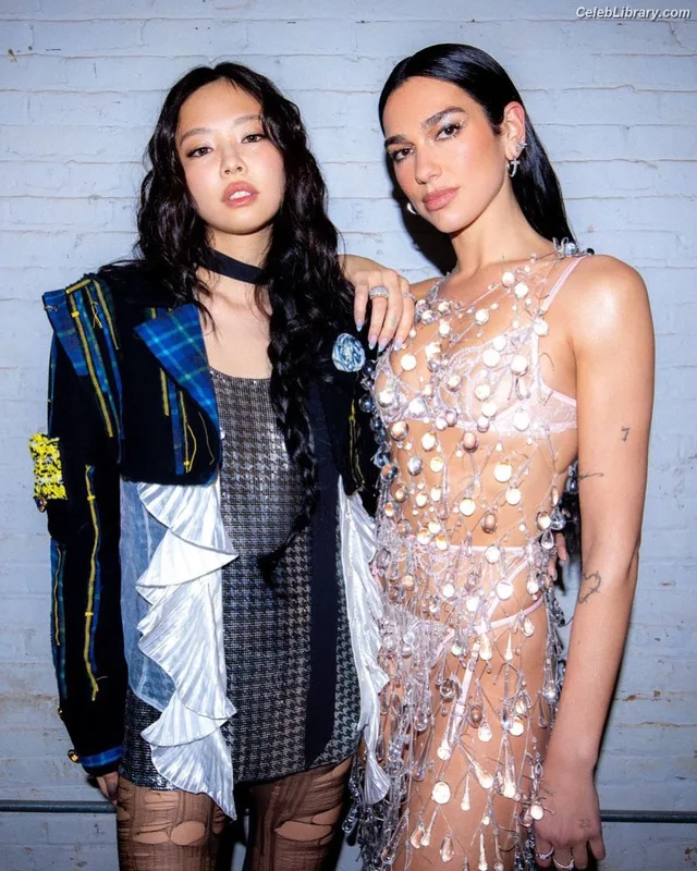 Dua Lipa photo 10 of 7804