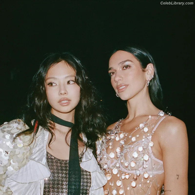 Dua Lipa photo 12 of 7804