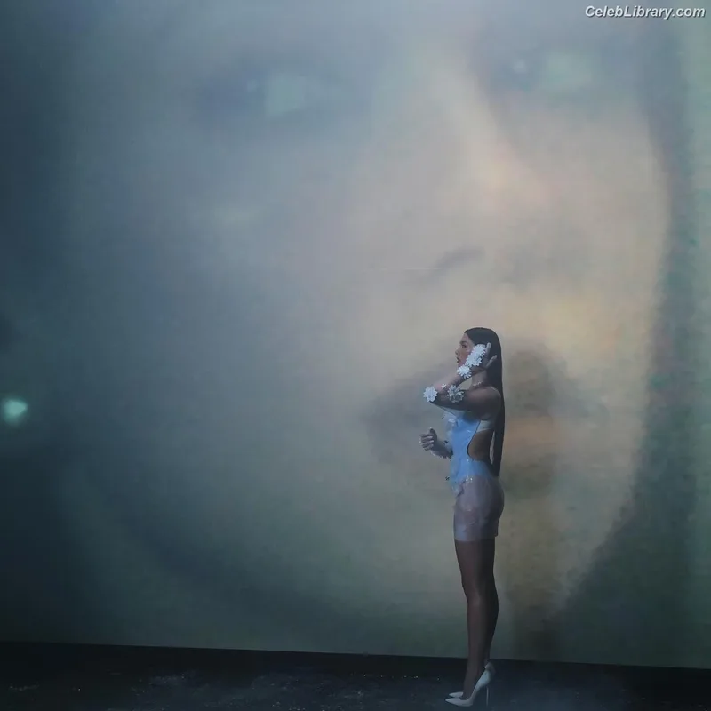 Dua Lipa photo 15 of 7804
