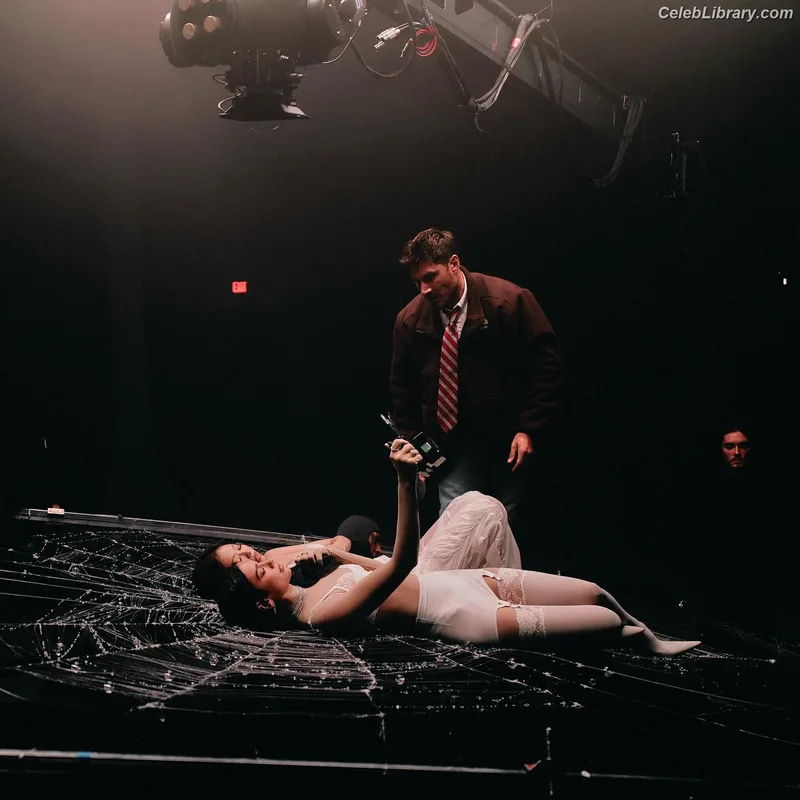 Dua Lipa photo 16 of 7804