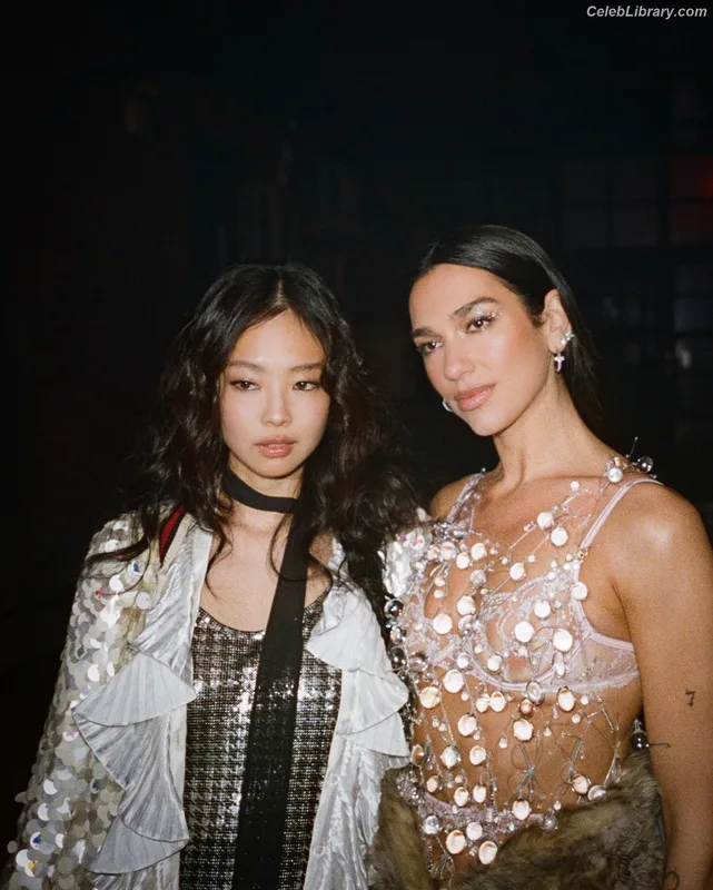 Dua Lipa photo 17 of 7804