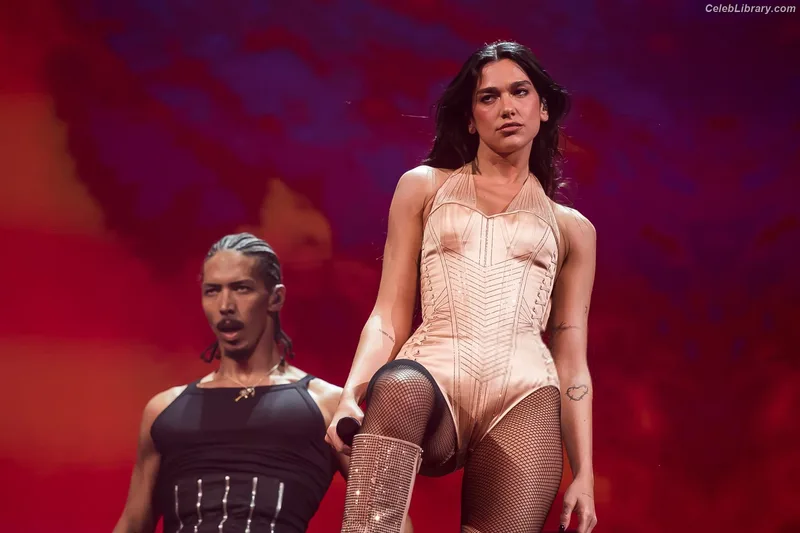 Dua Lipa photo 18 of 7804