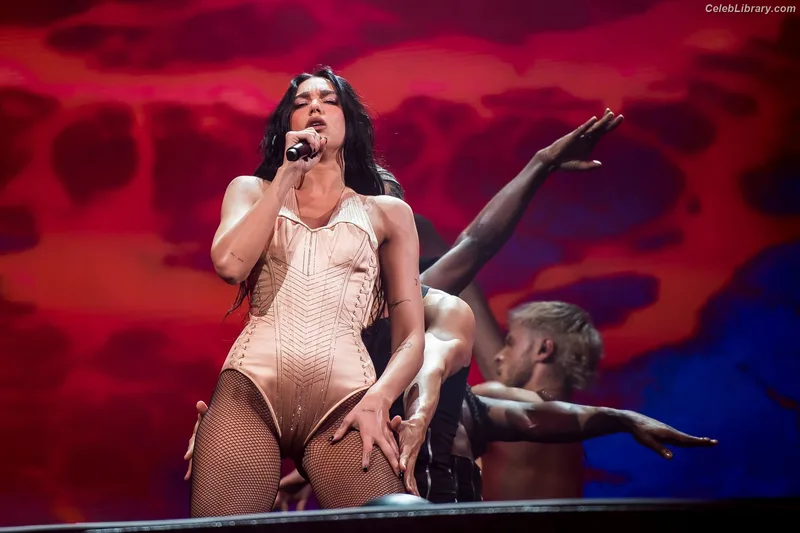 Dua Lipa photo 22 of 7804