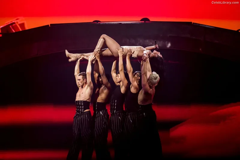 Dua Lipa photo 4 of 7804