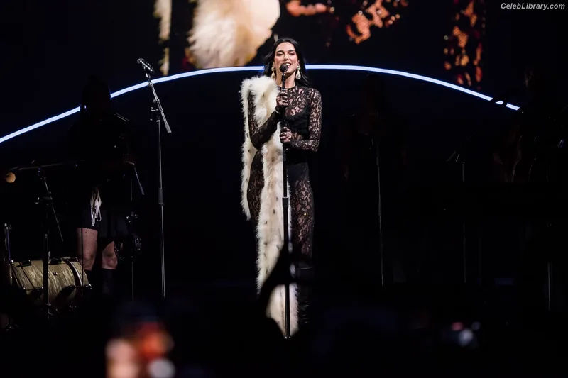 Dua Lipa photo 8 of 7804